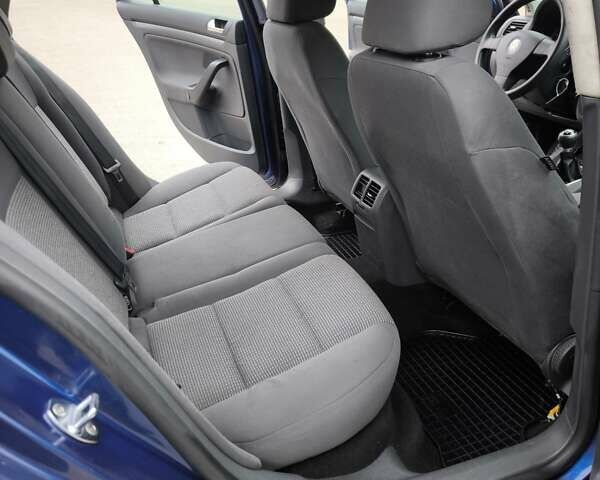 Синий Фольксваген Гольф, объемом двигателя 1.39 л и пробегом 229 тыс. км за 5550 $, фото 16 на Automoto.ua