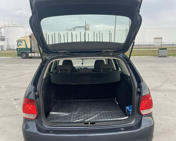 Синий Фольксваген Гольф, объемом двигателя 1.4 л и пробегом 240 тыс. км за 6700 $, фото 7 на Automoto.ua