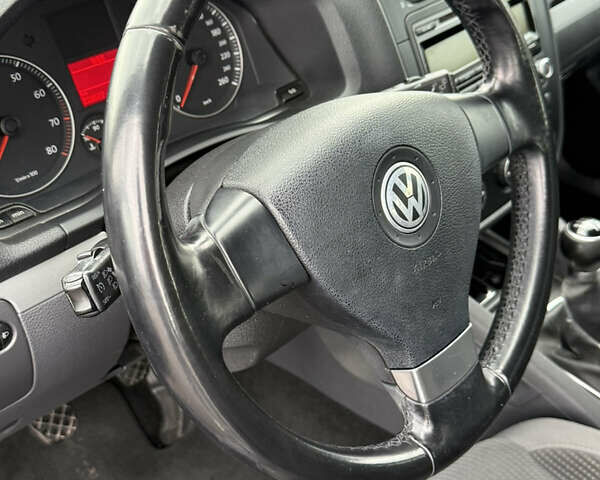 Синий Фольксваген Гольф, объемом двигателя 1.4 л и пробегом 228 тыс. км за 6300 $, фото 27 на Automoto.ua