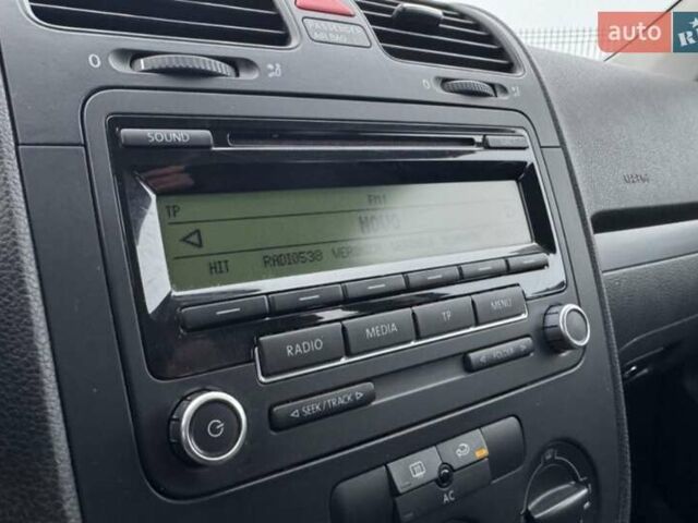 Синий Фольксваген Гольф, объемом двигателя 1.6 л и пробегом 211 тыс. км за 6200 $, фото 26 на Automoto.ua