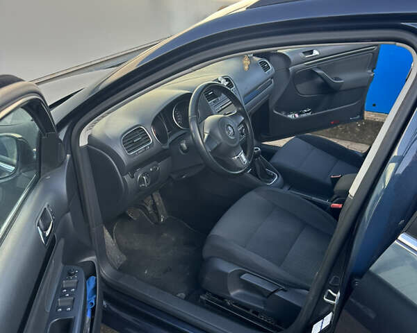 Синий Фольксваген Гольф, объемом двигателя 1.6 л и пробегом 165 тыс. км за 4000 $, фото 8 на Automoto.ua