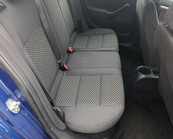 Синій Фольксваген Гольф, об'ємом двигуна 1.6 л та пробігом 237 тис. км за 7650 $, фото 23 на Automoto.ua