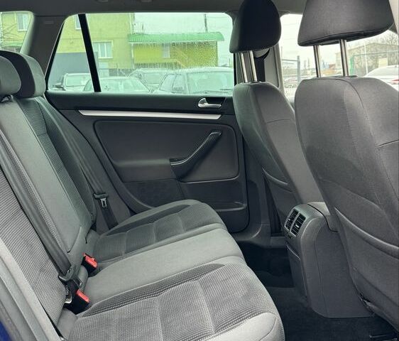 Синий Фольксваген Гольф, объемом двигателя 1.4 л и пробегом 210 тыс. км за 6800 $, фото 17 на Automoto.ua