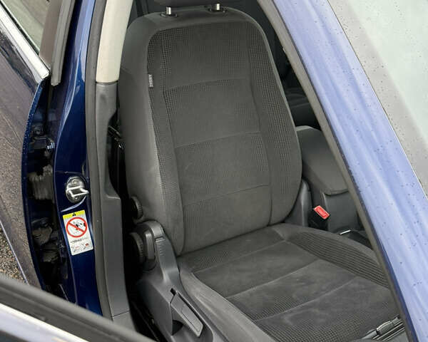 Синий Фольксваген Гольф, объемом двигателя 1.4 л и пробегом 228 тыс. км за 6300 $, фото 36 на Automoto.ua