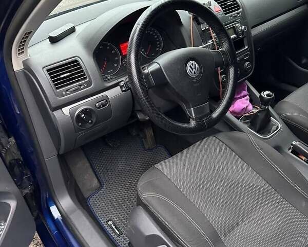 Синій Фольксваген Гольф, об'ємом двигуна 1.4 л та пробігом 250 тис. км за 6500 $, фото 9 на Automoto.ua