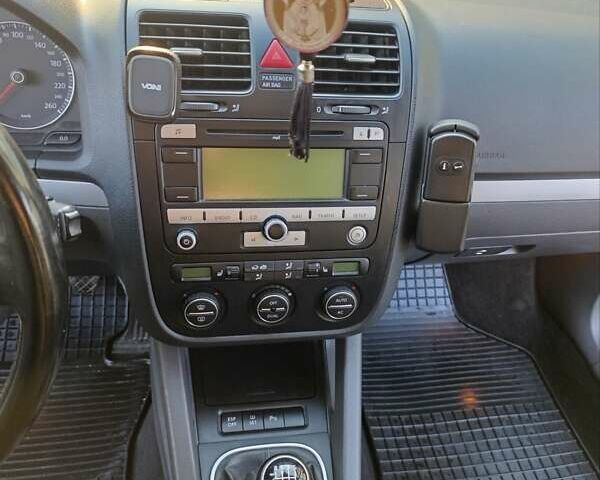 Синий Фольксваген Гольф, объемом двигателя 1.4 л и пробегом 242 тыс. км за 5700 $, фото 4 на Automoto.ua