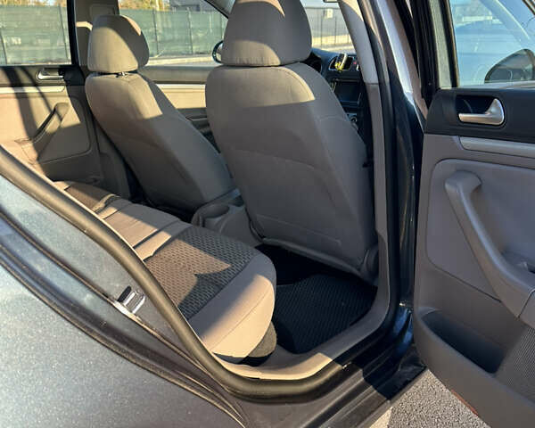 Синий Фольксваген Гольф, объемом двигателя 1.6 л и пробегом 243 тыс. км за 7599 $, фото 24 на Automoto.ua