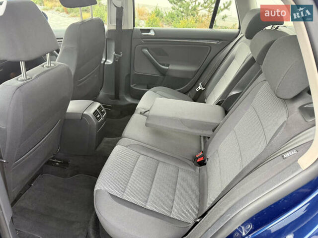 Синий Фольксваген Гольф, объемом двигателя 1.4 л и пробегом 175 тыс. км за 8300 $, фото 49 на Automoto.ua