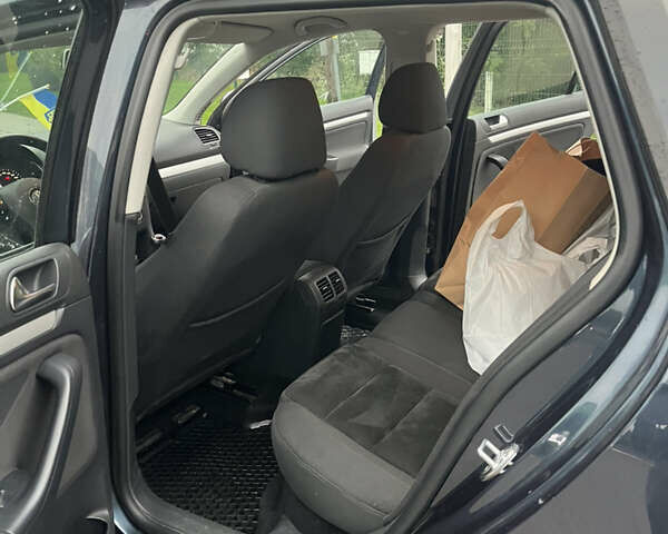 Синий Фольксваген Гольф, объемом двигателя 1.6 л и пробегом 237 тыс. км за 7800 $, фото 10 на Automoto.ua