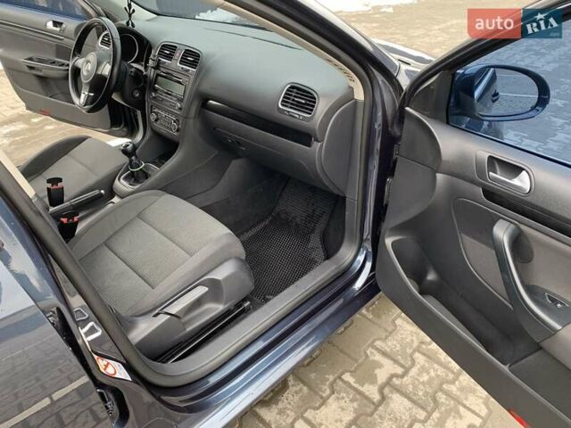 Синий Фольксваген Гольф, объемом двигателя 1.4 л и пробегом 214 тыс. км за 6800 $, фото 33 на Automoto.ua