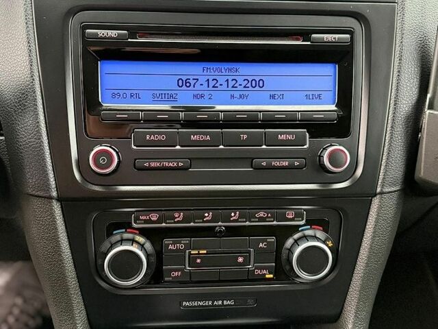 Синий Фольксваген Гольф, объемом двигателя 1.6 л и пробегом 260 тыс. км за 7600 $, фото 32 на Automoto.ua