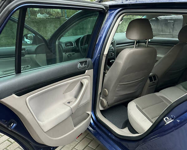 Синій Фольксваген Гольф, об'ємом двигуна 1.97 л та пробігом 257 тис. км за 7900 $, фото 22 на Automoto.ua