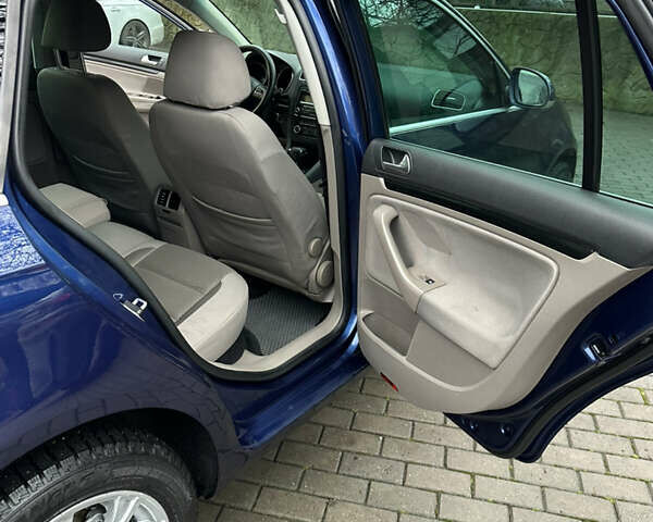 Синій Фольксваген Гольф, об'ємом двигуна 1.97 л та пробігом 257 тис. км за 7900 $, фото 30 на Automoto.ua