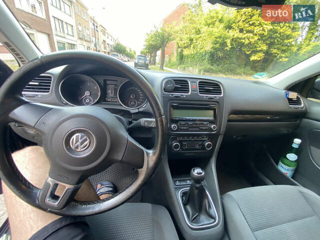 Синий Фольксваген Гольф, объемом двигателя 1.6 л и пробегом 334 тыс. км за 8051 $, фото 2 на Automoto.ua