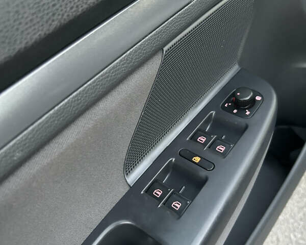 Синий Фольксваген Гольф, объемом двигателя 0 л и пробегом 190 тыс. км за 7300 $, фото 32 на Automoto.ua