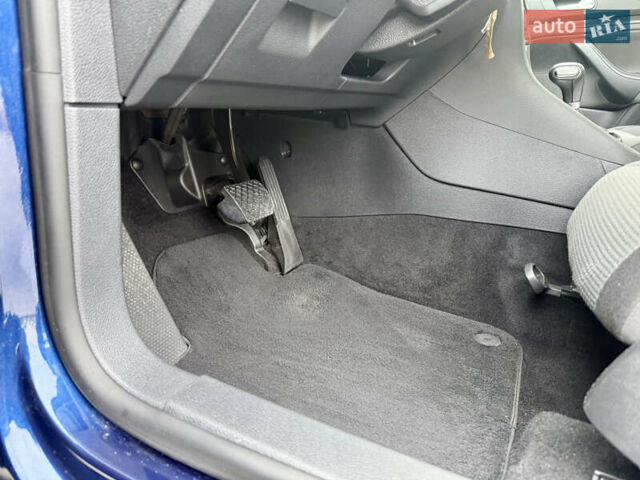 Синий Фольксваген Гольф, объемом двигателя 1.4 л и пробегом 175 тыс. км за 8300 $, фото 25 на Automoto.ua