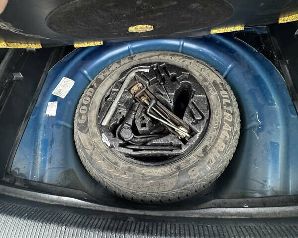 Синій Фольксваген Гольф, об'ємом двигуна 1.6 л та пробігом 260 тис. км за 8950 $, фото 7 на Automoto.ua