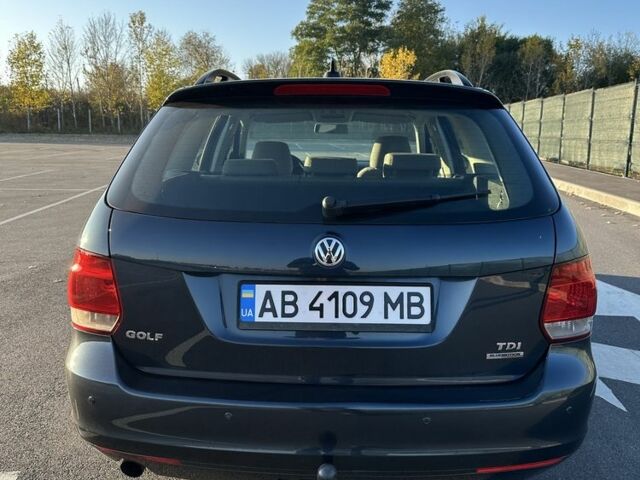 Синий Фольксваген Гольф, объемом двигателя 1.6 л и пробегом 243 тыс. км за 7600 $, фото 4 на Automoto.ua