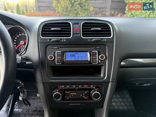 Синий Фольксваген Гольф, объемом двигателя 1.6 л и пробегом 289 тыс. км за 7400 $, фото 35 на Automoto.ua