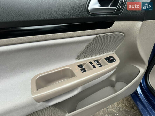 Синій Фольксваген Гольф, об'ємом двигуна 1.6 л та пробігом 239 тис. км за 7250 $, фото 22 на Automoto.ua