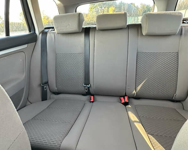 Синий Фольксваген Гольф, объемом двигателя 1.6 л и пробегом 243 тыс. км за 7599 $, фото 37 на Automoto.ua