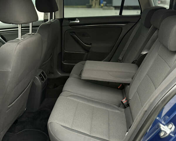 Синій Фольксваген Гольф, об'ємом двигуна 1.6 л та пробігом 258 тис. км за 8100 $, фото 61 на Automoto.ua