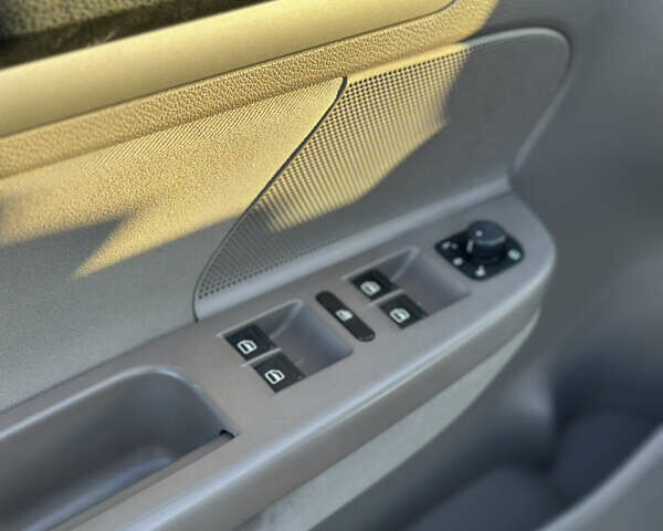 Синий Фольксваген Гольф, объемом двигателя 1.6 л и пробегом 243 тыс. км за 7599 $, фото 43 на Automoto.ua