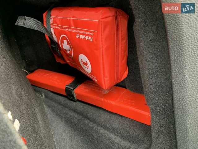 Синий Фольксваген Гольф, объемом двигателя 1.4 л и пробегом 214 тыс. км за 6800 $, фото 41 на Automoto.ua