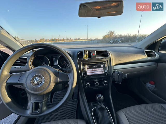 Синий Фольксваген Гольф, объемом двигателя 1.6 л и пробегом 243 тыс. км за 7599 $, фото 47 на Automoto.ua