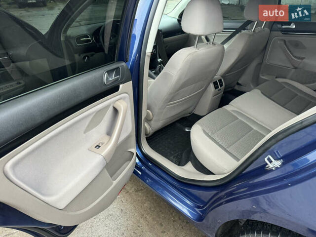 Синій Фольксваген Гольф, об'ємом двигуна 1.6 л та пробігом 239 тис. км за 7250 $, фото 31 на Automoto.ua