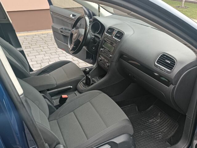 Синий Фольксваген Гольф, объемом двигателя 2 л и пробегом 256 тыс. км за 8800 $, фото 4 на Automoto.ua