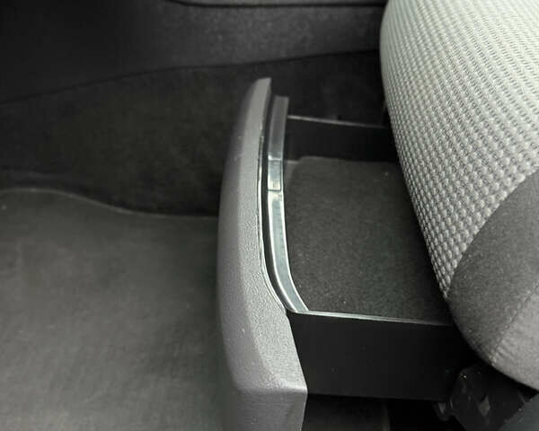 Синій Фольксваген Гольф, об'ємом двигуна 1.6 л та пробігом 258 тис. км за 8100 $, фото 44 на Automoto.ua