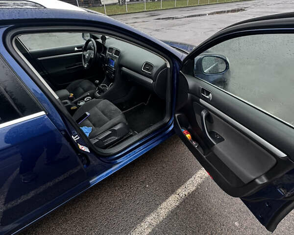 Синий Фольксваген Гольф, объемом двигателя 1.6 л и пробегом 265 тыс. км за 8550 $, фото 17 на Automoto.ua