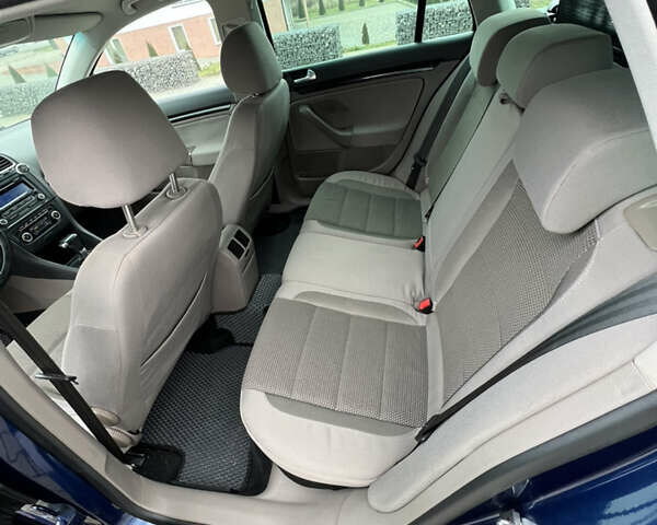 Синий Фольксваген Гольф, объемом двигателя 1.97 л и пробегом 257 тыс. км за 8500 $, фото 12 на Automoto.ua