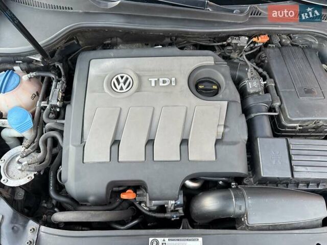 Синий Фольксваген Гольф, объемом двигателя 1.6 л и пробегом 289 тыс. км за 7400 $, фото 22 на Automoto.ua