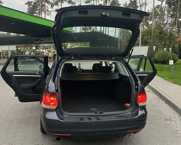 Синий Фольксваген Гольф, объемом двигателя 1.6 л и пробегом 237 тыс. км за 7800 $, фото 2 на Automoto.ua