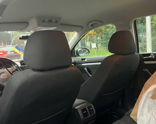 Синий Фольксваген Гольф, объемом двигателя 1.6 л и пробегом 237 тыс. км за 7800 $, фото 11 на Automoto.ua