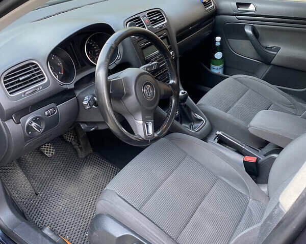 Синий Фольксваген Гольф, объемом двигателя 1.6 л и пробегом 334 тыс. км за 8051 $, фото 1 на Automoto.ua