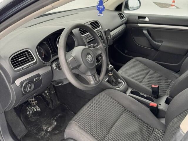 Синий Фольксваген Гольф, объемом двигателя 1.6 л и пробегом 240 тыс. км за 3100 $, фото 4 на Automoto.ua