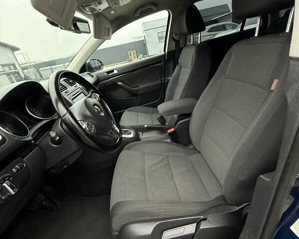 Синій Фольксваген Гольф, об'ємом двигуна 1.6 л та пробігом 258 тис. км за 8100 $, фото 41 на Automoto.ua