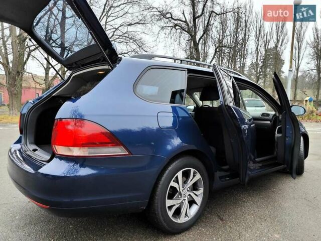 Синий Фольксваген Гольф, объемом двигателя 1.6 л и пробегом 292 тыс. км за 5990 $, фото 20 на Automoto.ua