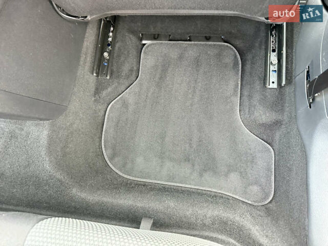 Синий Фольксваген Гольф, объемом двигателя 1.4 л и пробегом 175 тыс. км за 8300 $, фото 60 на Automoto.ua