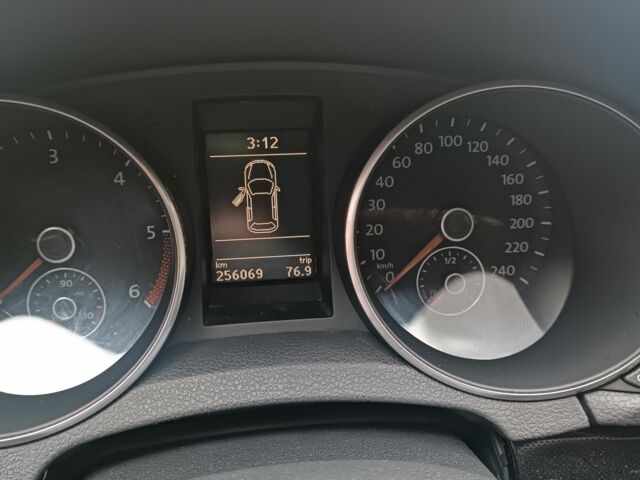 Синий Фольксваген Гольф, объемом двигателя 2 л и пробегом 256 тыс. км за 8800 $, фото 5 на Automoto.ua