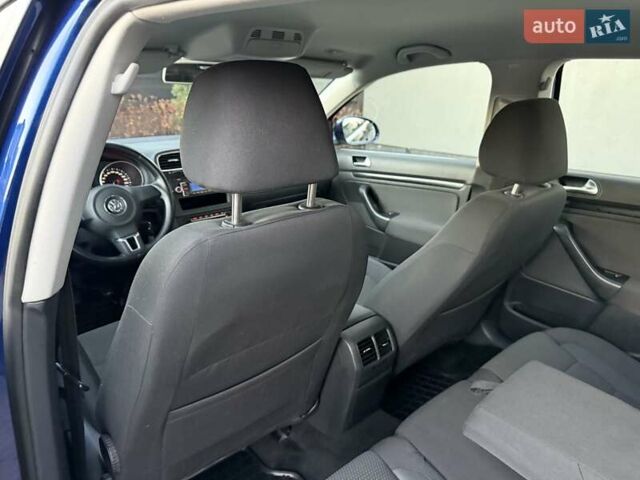 Синий Фольксваген Гольф, объемом двигателя 1.6 л и пробегом 289 тыс. км за 7400 $, фото 46 на Automoto.ua