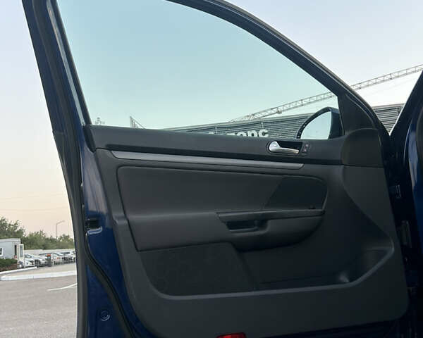 Синий Фольксваген Гольф, объемом двигателя 0 л и пробегом 190 тыс. км за 7300 $, фото 94 на Automoto.ua