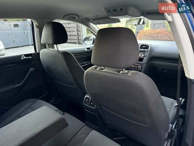 Синий Фольксваген Гольф, объемом двигателя 1.6 л и пробегом 289 тыс. км за 7400 $, фото 58 на Automoto.ua