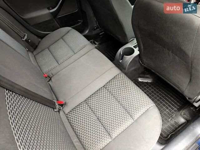 Синий Фольксваген Гольф, объемом двигателя 1.6 л и пробегом 292 тыс. км за 5990 $, фото 57 на Automoto.ua