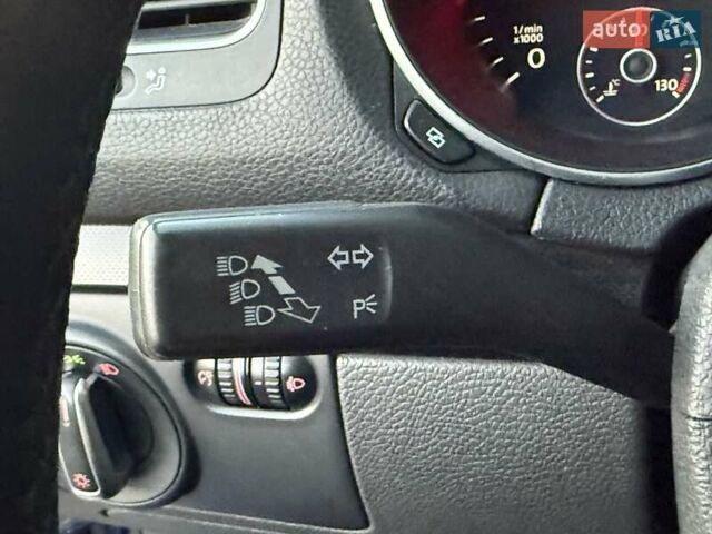 Синий Фольксваген Гольф, объемом двигателя 1.6 л и пробегом 289 тыс. км за 7400 $, фото 32 на Automoto.ua