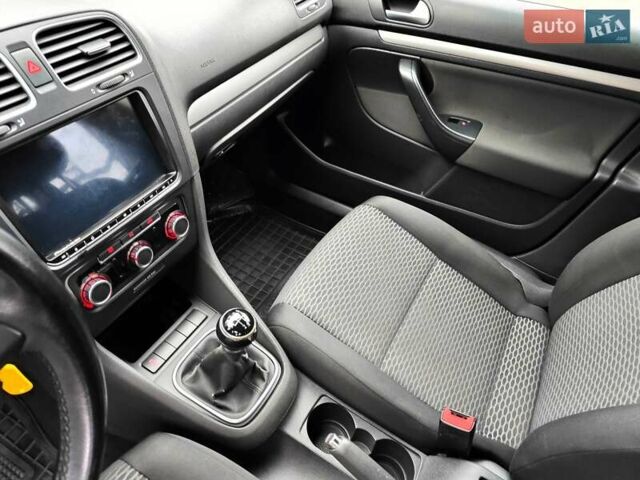 Синий Фольксваген Гольф, объемом двигателя 1.6 л и пробегом 292 тыс. км за 5990 $, фото 37 на Automoto.ua