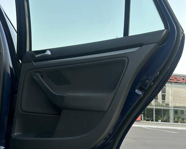 Синий Фольксваген Гольф, объемом двигателя 0 л и пробегом 190 тыс. км за 7300 $, фото 96 на Automoto.ua